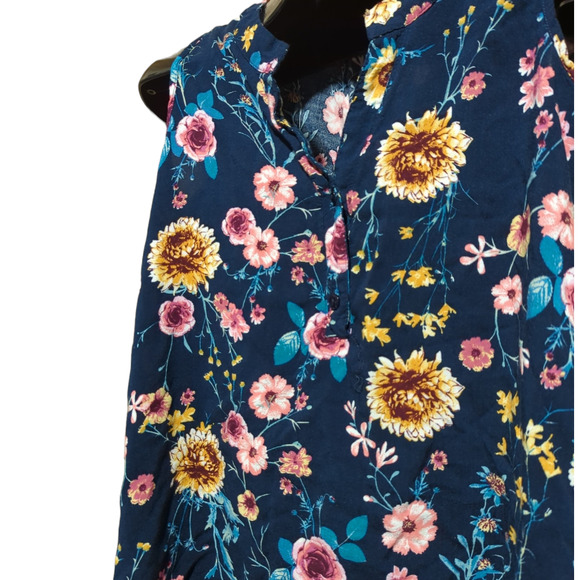 BAILEY & CHLOE Black Floral Sleeveless V-Neck Top Medium - Picture 3 of 6